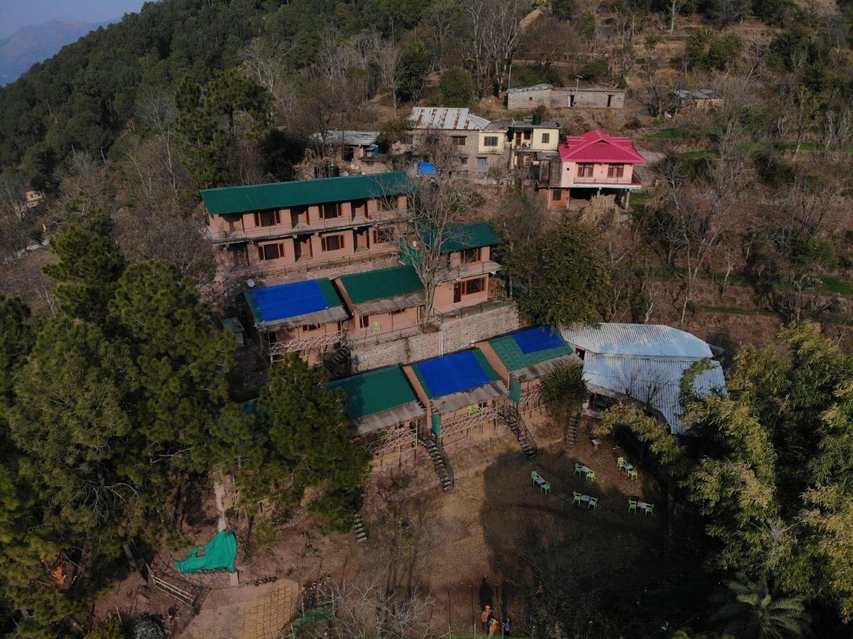 The Mud House Resort Kasauli Exterior foto